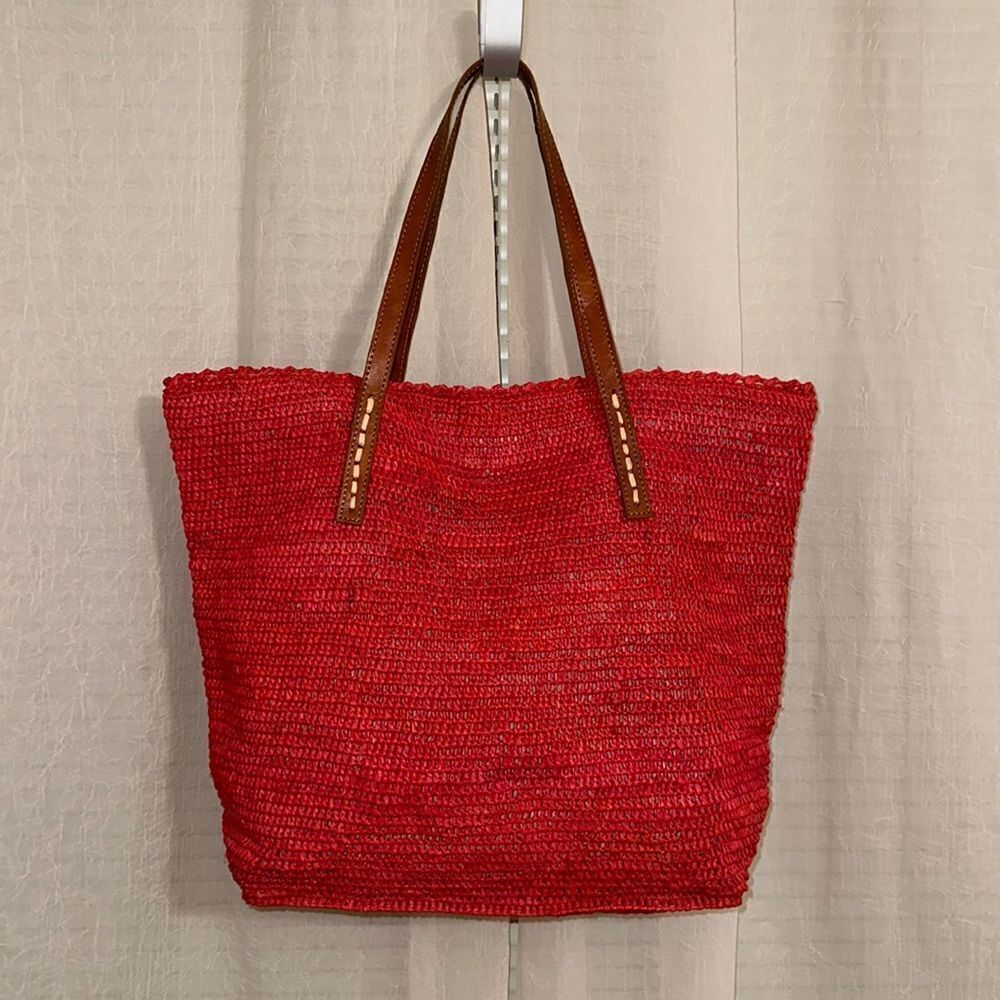 Mar Y Sol Coral Portland Crocheted Raffia Carryall Tote Genuine Leather Handle